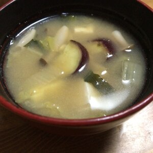 さつま芋、小松菜、豆腐の味噌汁